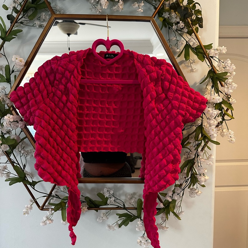 Vibrant Fuschia Bubble Shawl💕